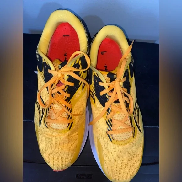 Men Saucony Yellow Shoes - Picture 7 of 9